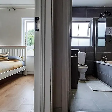 Wild Atlantic Way - Haven - Sleeps 10 *